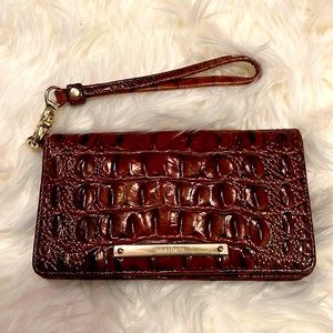 Brahmin wristlet